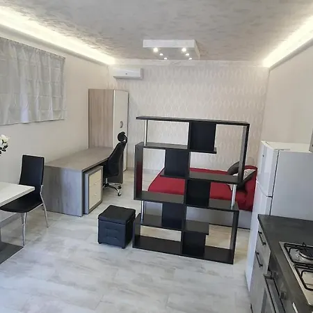 Alhena بيت ضيافة تيراتشينا